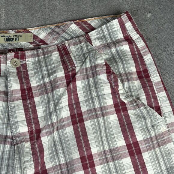Wrangler Jeans Loose Fit Shorts Mens 36 x 10‎ Red Gray Plaid Casual Outdoor - Picture 6 of 11